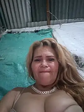 Snapshot of dirty_mother3 chatting on March 2, 12:24 am dirty mother3 online show from March 2, 12:24 am