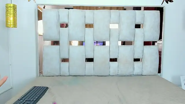 Lois Cullen online show from November 6, 7:04 pm