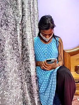 Student12th online show from November 12, 1:06 am