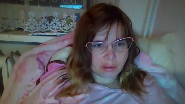 HornyElena online show from December 4, 9:23 pm