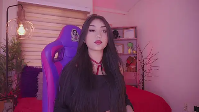 ivette k online show from November 12, 1:33 pm