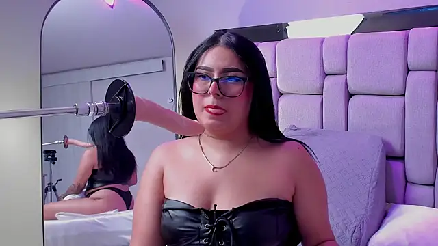 Snapshot of Amy_whittee chatting on December 18, 6:25 pm Amy whittee online show from December 18, 6:25 pm