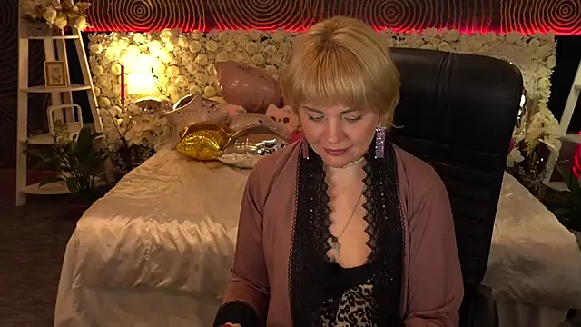 AmaraNights online show from April 19, 7:05 pm