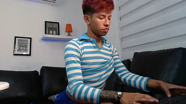 Snapshot of Tessachains_2_ chatting on November 7, 2:00 am Tessachains 2 online show from November 7, 2:00 am