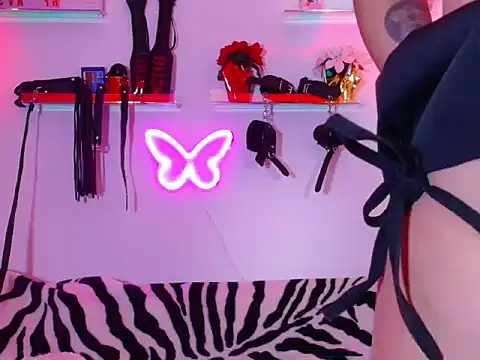 Snapshot of ItsMimi_ chatting on November 8, 9:35 pm ItsMimi online show from November 8, 9:35 pm