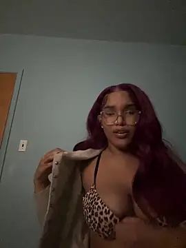 Snapshot of exotichoneyy chatting on November 6, 5:08 am exotichoneyy online show from November 6, 5:08 am