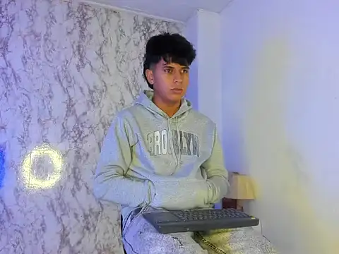 Valentino Lane online show from February 10, 5:55 am