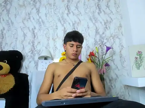 Valentino Lane online show from March 2, 2:03 am