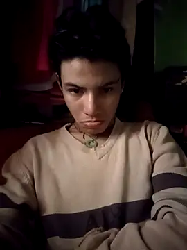 Luiguitw18 online show from November 8, 5:45 pm