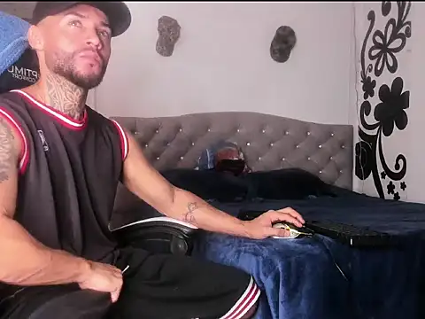 couple-hothot online show from December 20, 9:11 pm