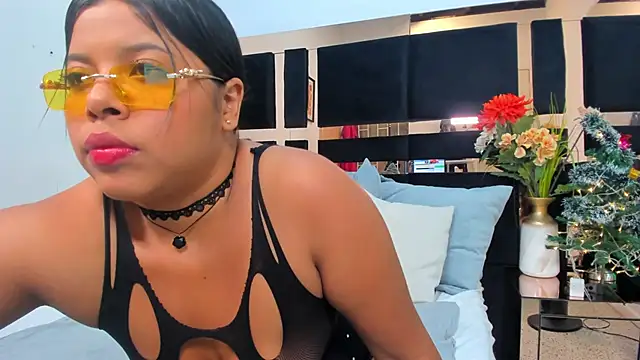 Snapshot of merielenbloom chatting on November 27, 4:14 am merielenbloom online show from November 27, 4:14 am