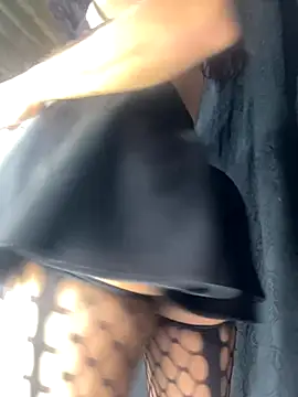 Snapshot of Alexandra_curly chatting on November 9, 10:57 am Alexandra curly online show from November 9, 10:57 am