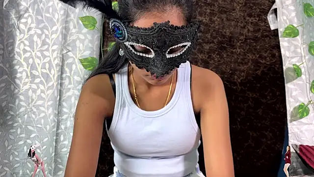 leenaboyxh online show from January 7, 7:49 pm