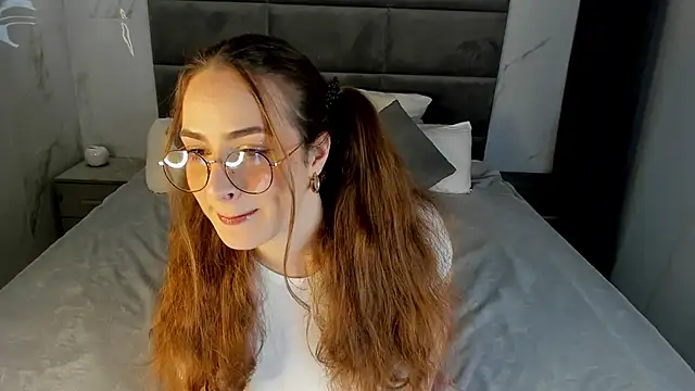 moon sanny online show from December 17, 9:26 am