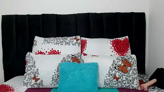 Miss-Berries online show from March 28, 1:22 pm