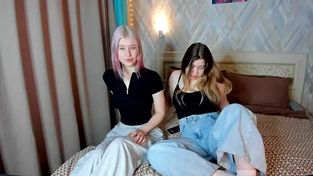 Lory Reed online show from November 7, 4:12 am