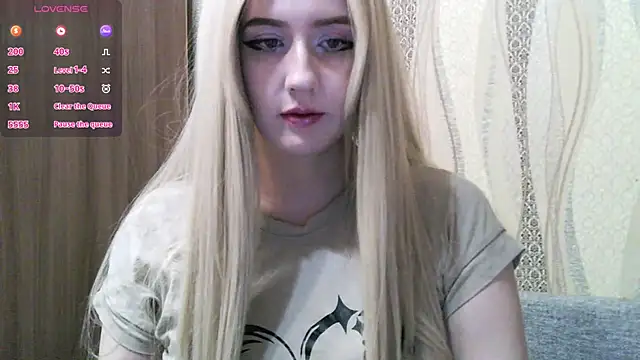 Nikki Rose online show from November 29, 3:15 pm