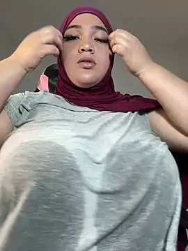 Snapshot of sweetmuslim01 chatting on January 6, 12:59 am sweetmuslim01 online show from January 6, 12:59 am