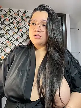 Snapshot of sweetmuslim01 chatting on March 21, 12:29 am sweetmuslim01 online show from March 21, 12:29 am