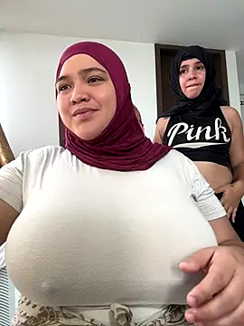 Snapshot of sweetmuslim01 chatting on December 13, 7:53 pm sweetmuslim01 online show from December 13, 7:53 pm