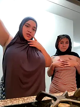 sweetmuslim01 online show from December 15, 3:22 am