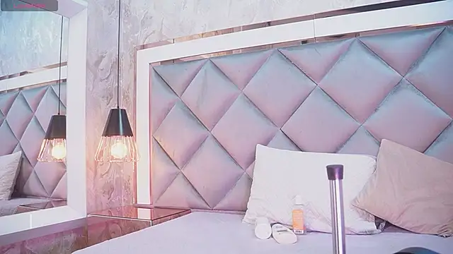 crystal gilton online show from March 5, 7:10 pm