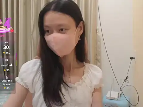 Lil-Cherries online show from December 3, 2:48 pm