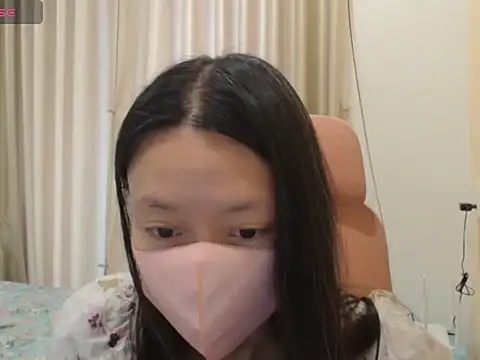 Lil-Cherries online show from December 21, 5:25 am