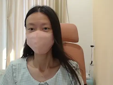 Lil-Cherries online show from January 9, 3:31 am