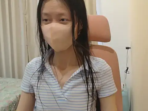 Lil-Cherries online show from March 1, 9:44 am