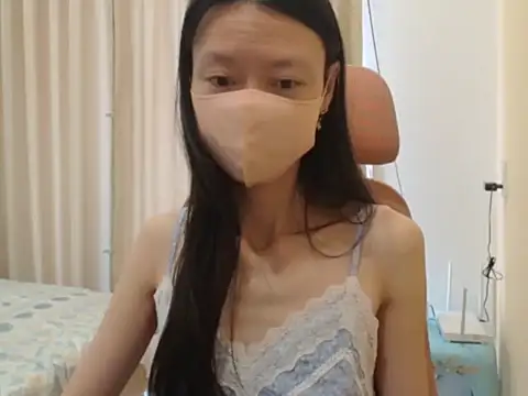 Lil-Cherries online show from April 1, 1:39 am