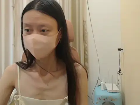 Lil-Cherries online show from April 5, 3:58 am