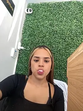 Sara  Secret online show from November 21, 8:40 pm