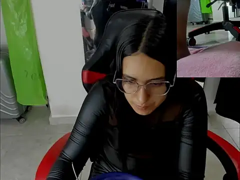 queen findom1 online show from December 16, 2:27 am