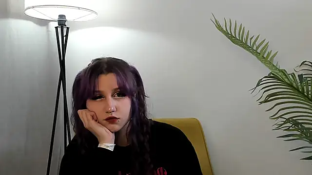 KishaRowsey online show from November 8, 5:51 am