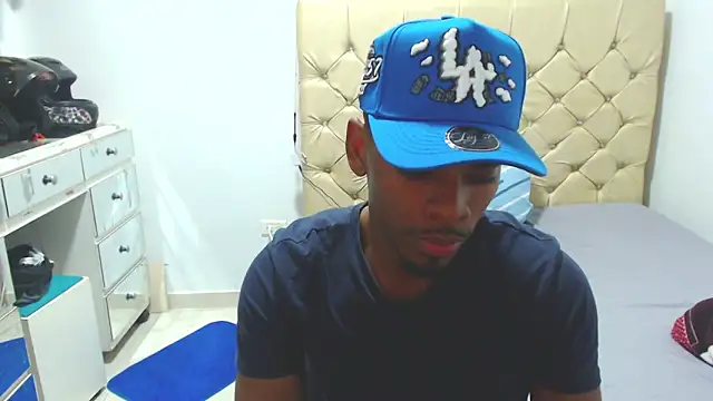 Snapshot of Jackboy_000 chatting on November 7, 4:12 am Jackboy 000 online show from November 7, 4:12 am