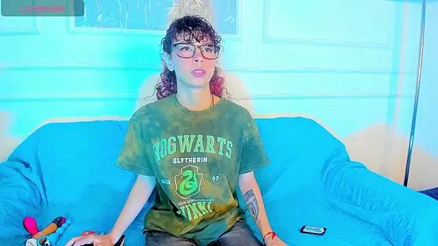 AliceMadnes online show from January 16, 3:05 pm