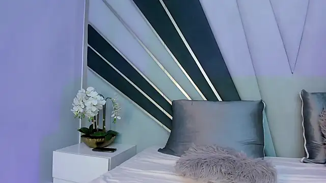 Snapshot of ZoeMadiison chatting on November 7, 3:28 am ZoeMadiison online show from November 7, 3:28 am