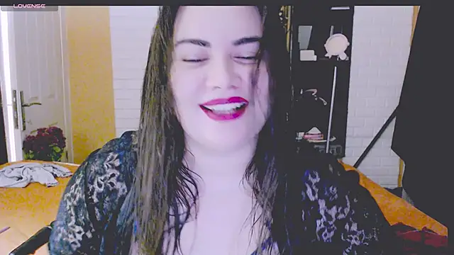 Snapshot of _bade_tasci_ chatting on December 17, 9:43 pm bade tasci online show from December 17, 9:43 pm