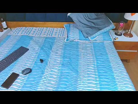 Snapshot of morrigan_luxus2 chatting on December 13, 11:43 pm morrigan luxus2 online show from December 13, 11:43 pm