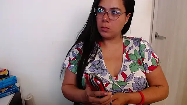 LorieFerrer online show from March 7, 4:22 pm