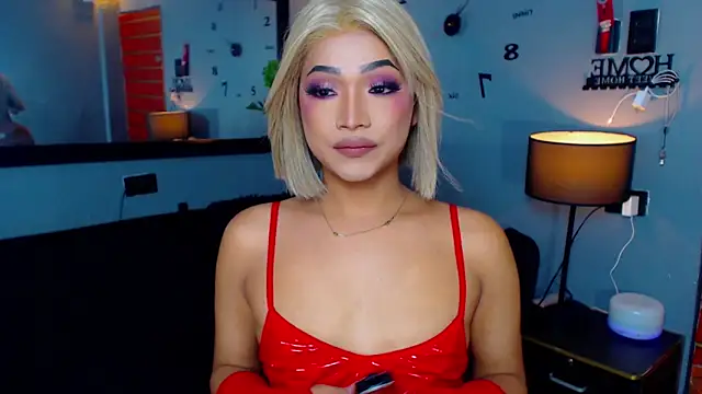 Snapshot of GwennGoddess chatting on November 8, 7:19 am GwennGoddess online show from November 8, 7:19 am