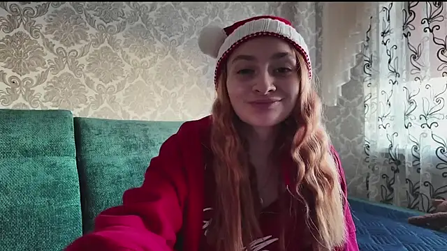 SweetLiaison online show from December 14, 6:19 am