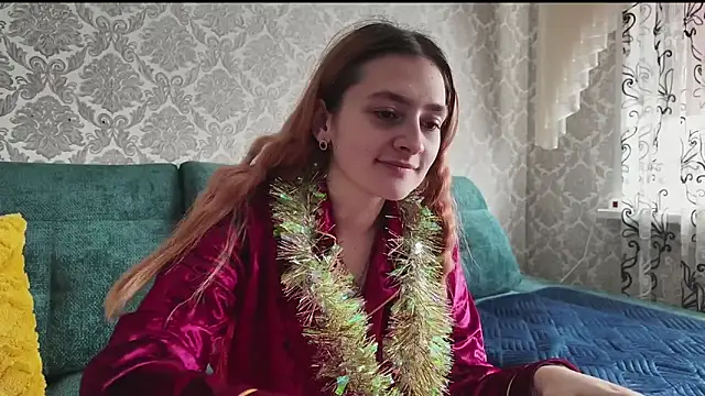 SweetLiaison online show from December 16, 9:14 am