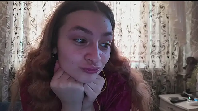 SweetLiaison online show from March 16, 7:01 am