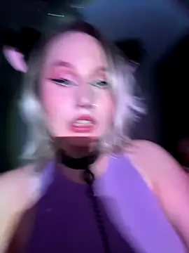 Snapshot of CrystaLuna69 chatting on November 30, 1:31 am CrystaLuna69 online show from November 30, 1:31 am