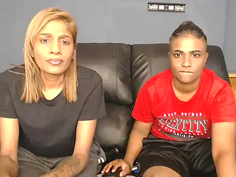 Snapshot of power_couple1 chatting on November 14, 8:24 am power couple1 online show from November 14, 8:24 am