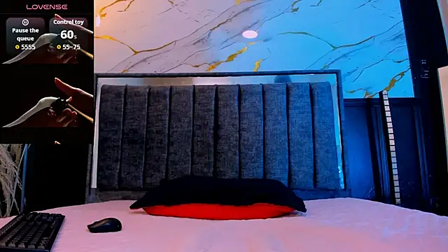 emma bloom  online show from November 23, 1:44 pm