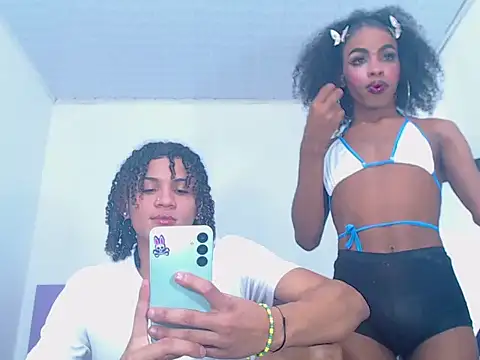 Snapshot of scoothh chatting on November 16, 11:10 pm scoothh online show from November 16, 11:10 pm