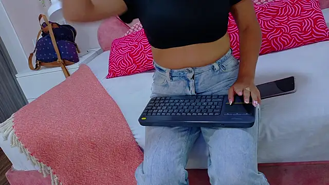 NicoletCherry   online show from November 18, 7:29 pm